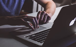 爱游戏平台-校园篮球联赛西南赛区开战战况胶着，第23届中国大学生篮球联赛西南赛区